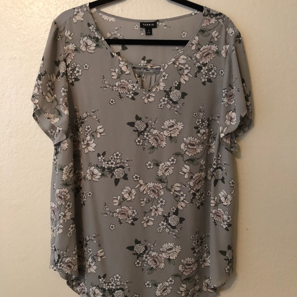 Torrid grey floral top